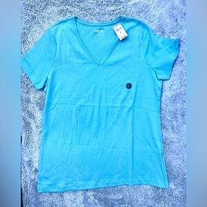 New with tags Ladies Land’s End V-Neck T-shirt